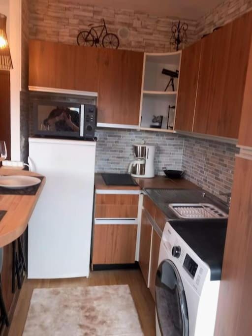 Grand studio refait à neuf Apartment in Provence-Alpes-Côte d'Azur
