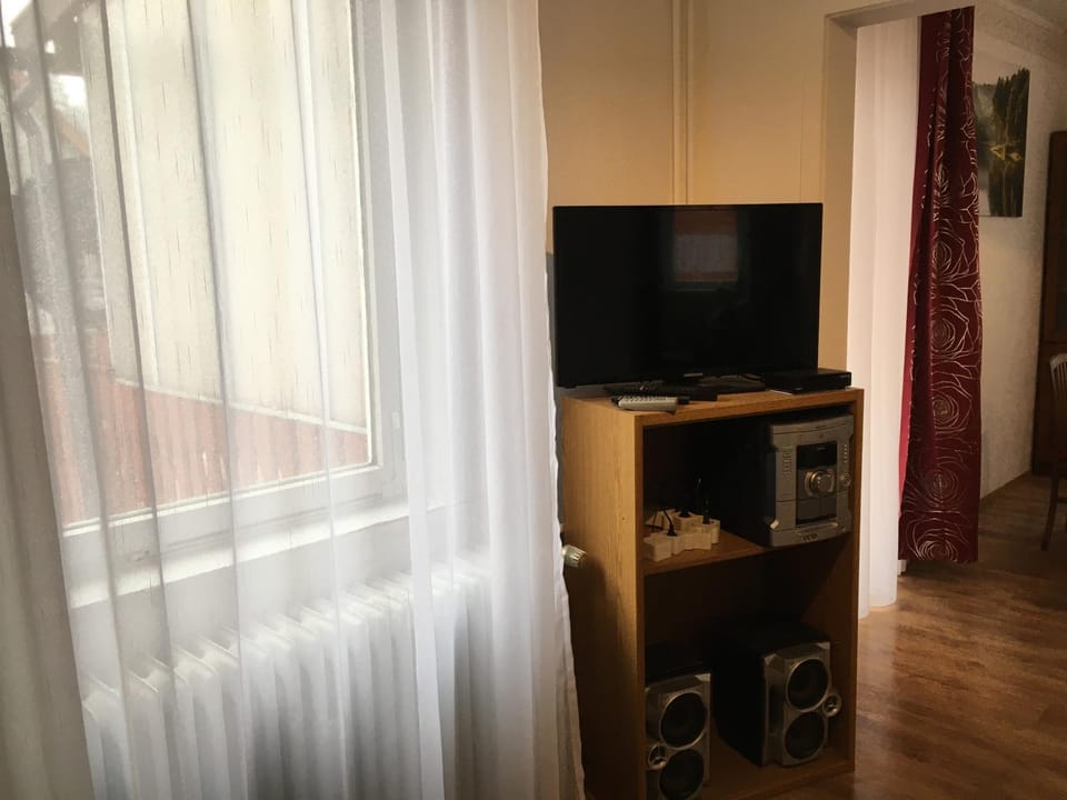 Communal lounge/ TV room, TV and multimedia, Evening entertainment