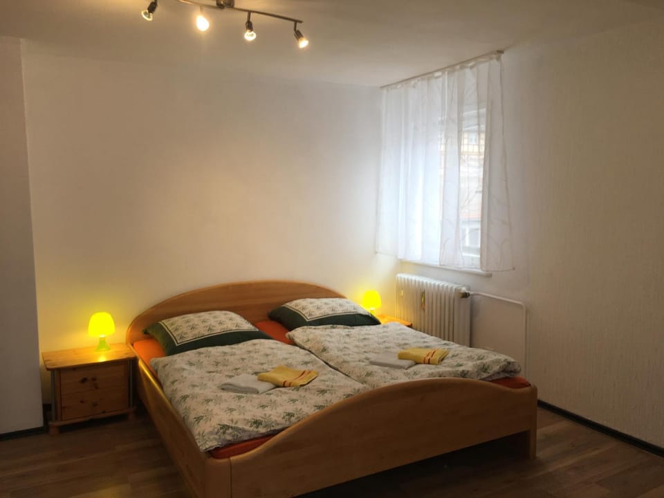 Photo of the whole room, Bedroom, towels