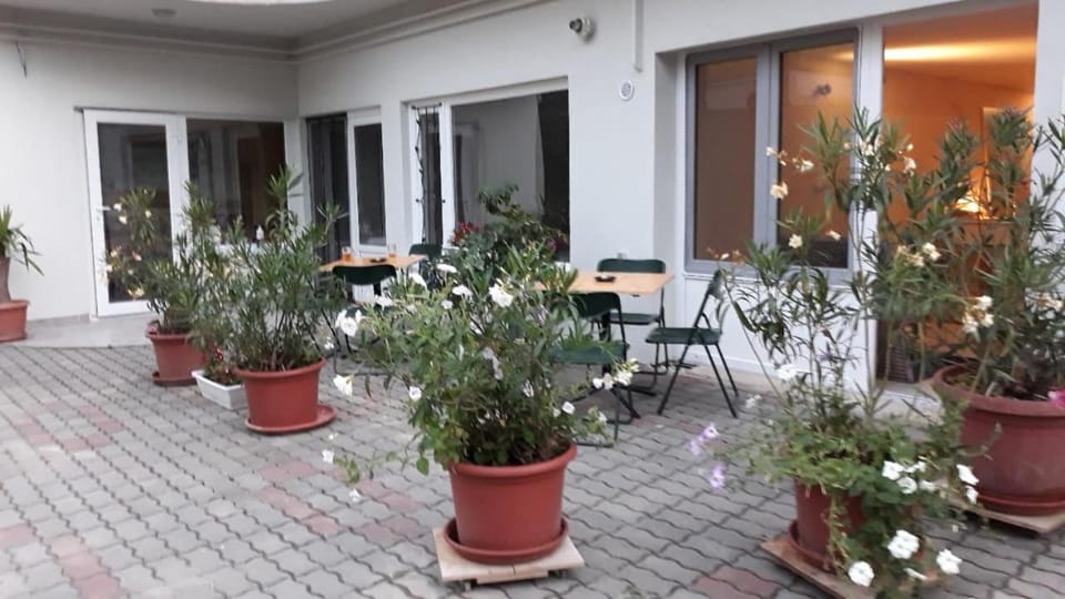 Balcony/Terrace, Garden view