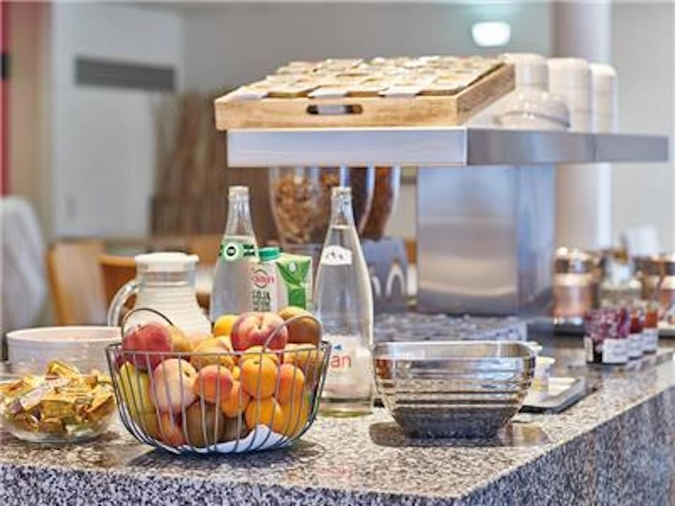 Restaurant/places to eat, Food and drinks, Food, Meals, Buffet breakfast, Lunch