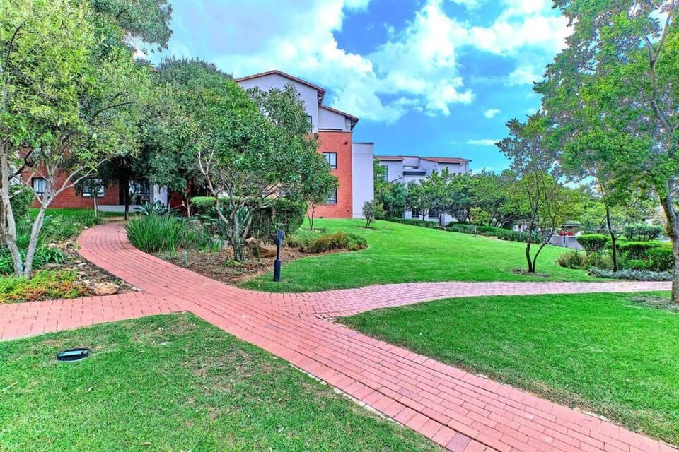Estate Lifestyle+Inverter+Wi-Fi Apartment in Roodepoort