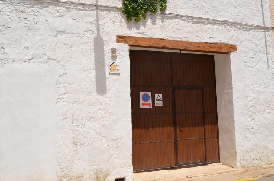 Facade/entrance, Parking
