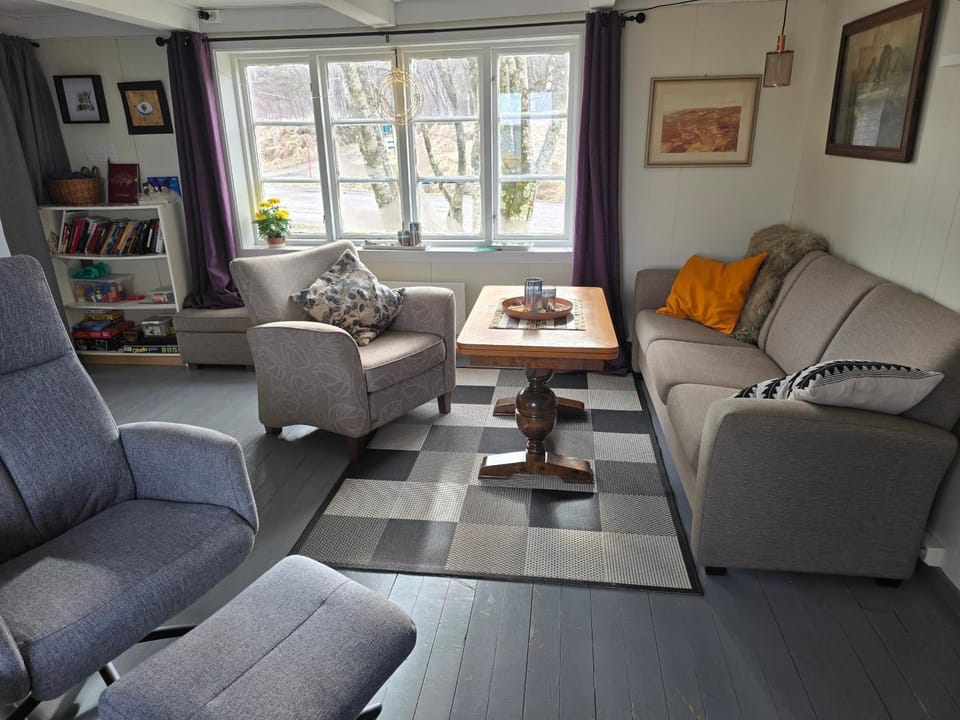 Living room, Seating area