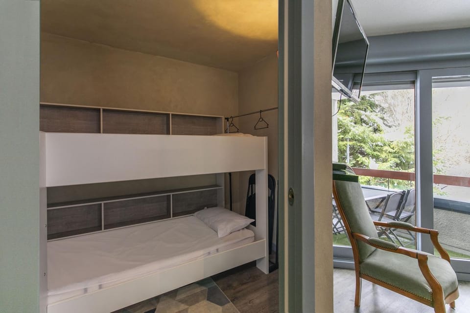 bunk bed