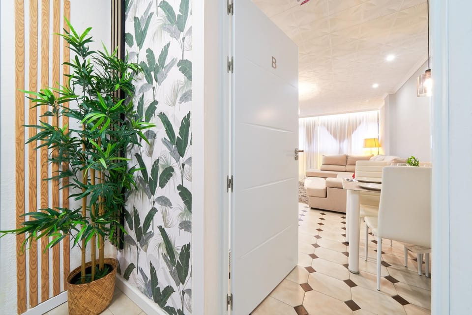 Living room, Lobby or reception, Seating area, Dining area