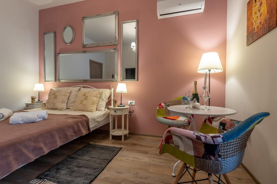 Old city Romantic studios 4 with FREE private parking Apartment in Pula