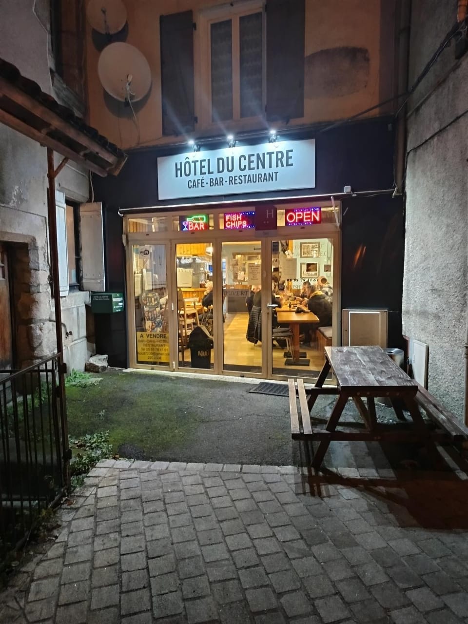 Facade/entrance