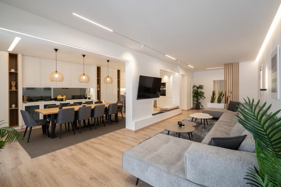 TV and multimedia, Living room, Dining area