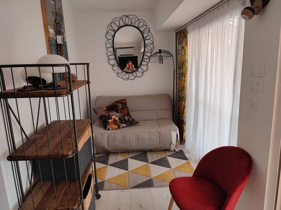 Magnifique appart neuf 6 pers CLIMATISE grande terrasse amenagee Apartment in Agde