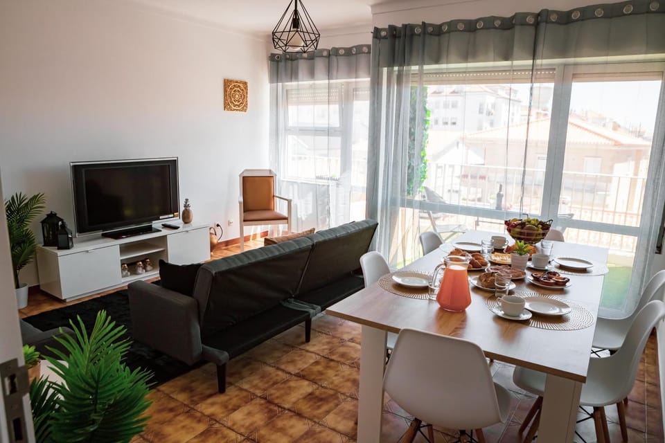 TV and multimedia, Living room, Dining area
