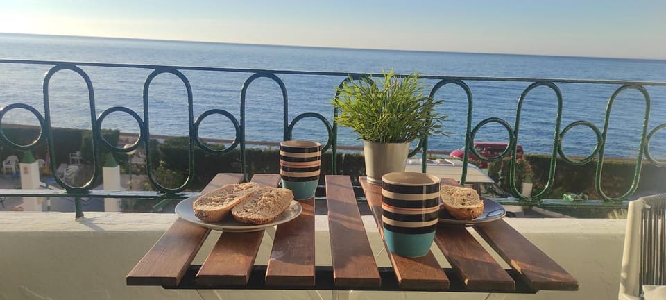 Natural landscape, View (from property/room), Balcony/Terrace, Food and drinks, Sea view