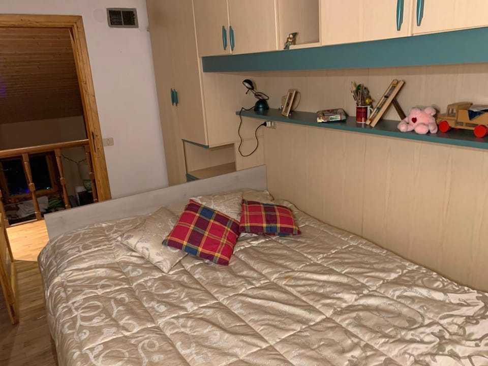 Living room, Bedroom