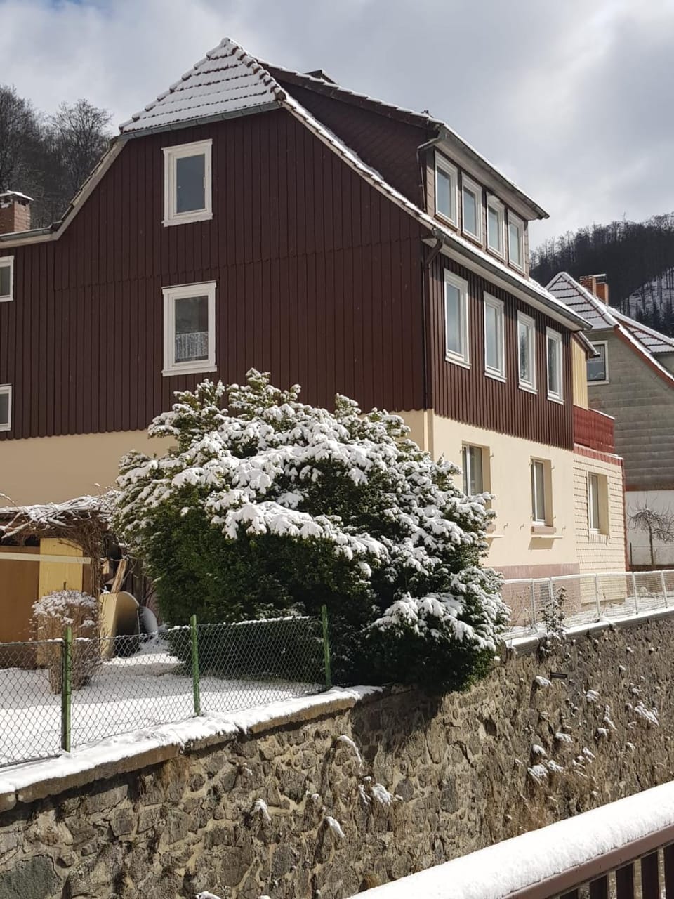 Property building, Day, Winter