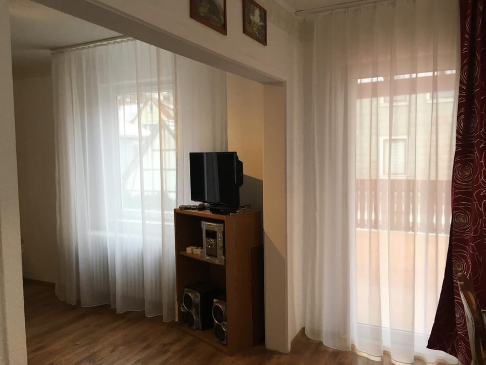Communal lounge/ TV room, TV and multimedia, Evening entertainment