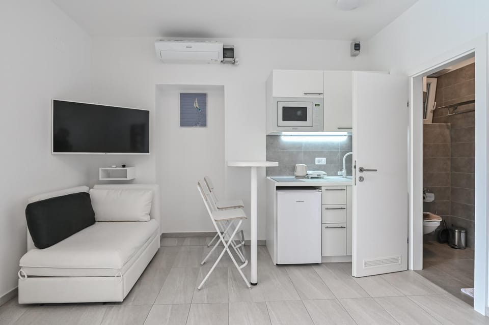 TV and multimedia, Kitchen or kitchenette, Dining area