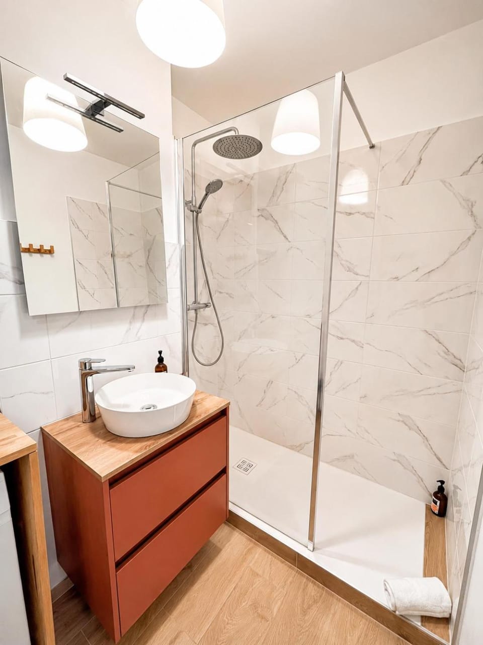 Shower, Bathroom, towels