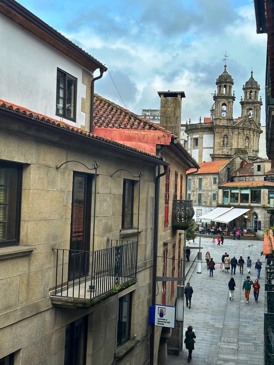 Nearby landmark, Neighbourhood, City view, Landmark view, Street view