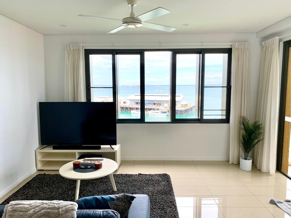 TV and multimedia, View (from property/room), Living room, Seating area, Sea view
