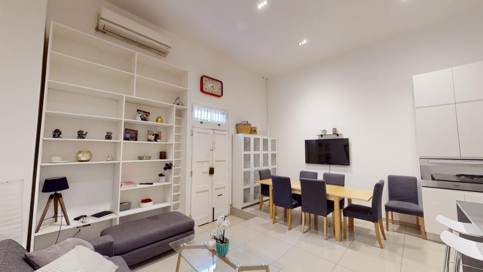 TV and multimedia, Living room, Dining area