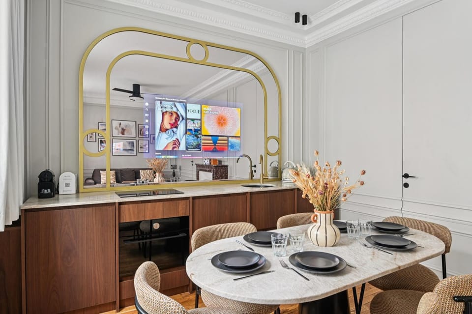 Interior Design - Apartment 6P-2BR - Tour Eiffel Apartment in Paris