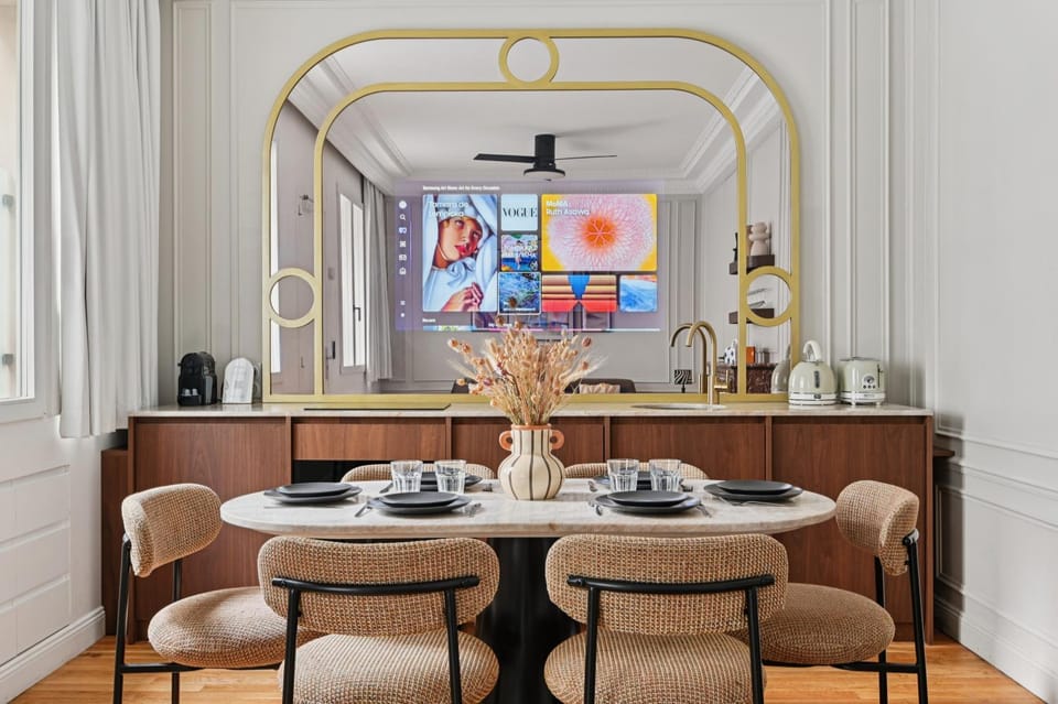 Interior Design - Apartment 6P-2BR - Tour Eiffel Apartment in Paris