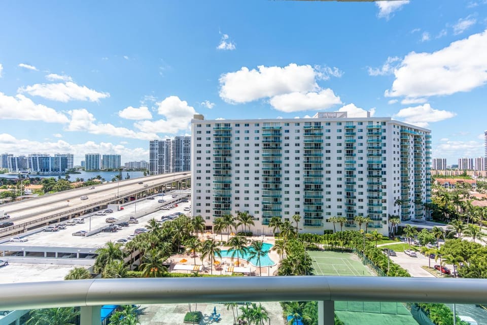 Ocean Reserve 1006 House in Sunny Isles Beach