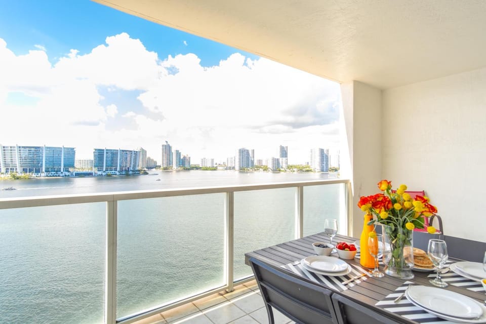 Marina Bay 1008 House in Sunny Isles Beach