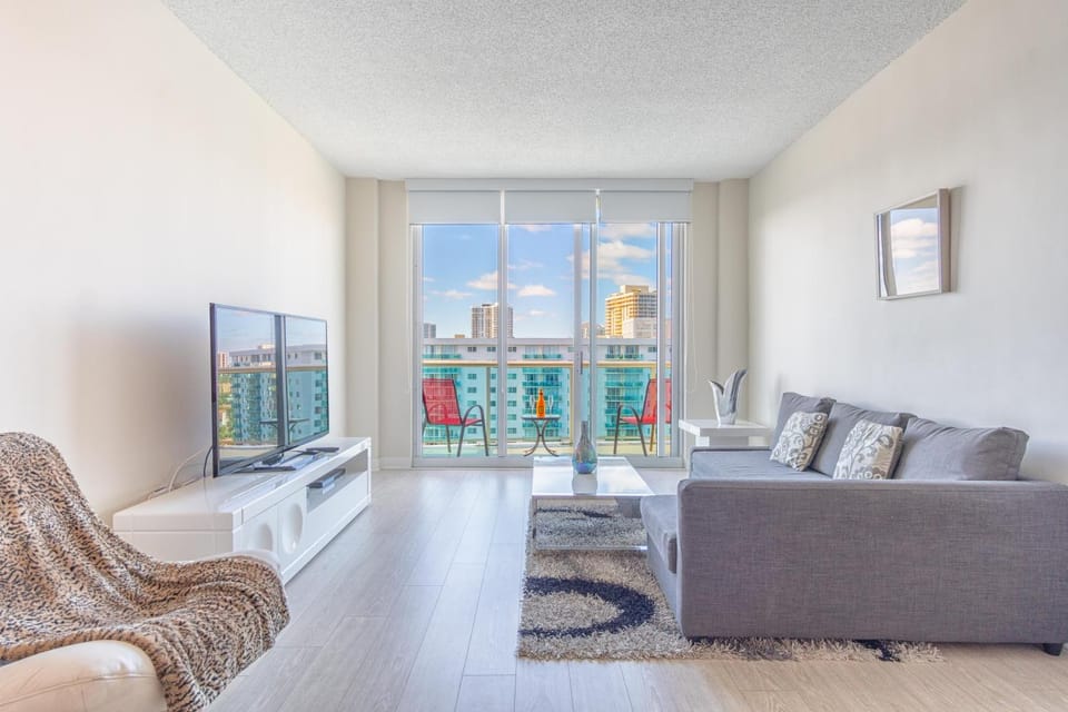 Ocean Reserve PH6 House in Sunny Isles Beach