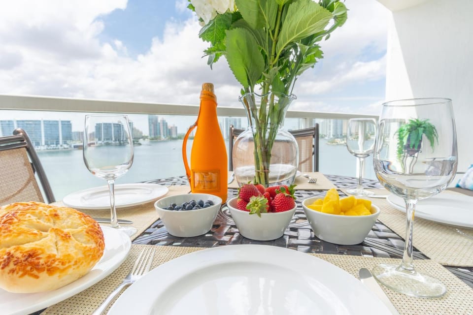 Marina Bay 1103 House in Sunny Isles Beach