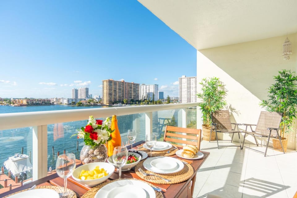 Golden Bay 606 House in Sunny Isles Beach