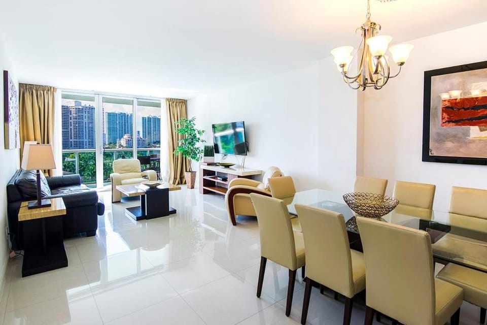 Ocean Reserve 818 House in Sunny Isles Beach