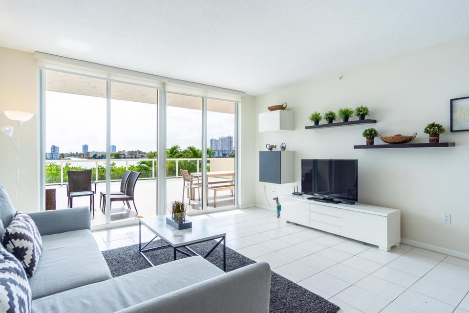 Golden Bay 302 House in Sunny Isles Beach