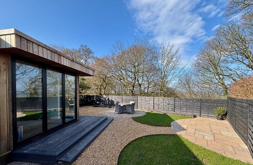 Garden, Seating area, Garden view