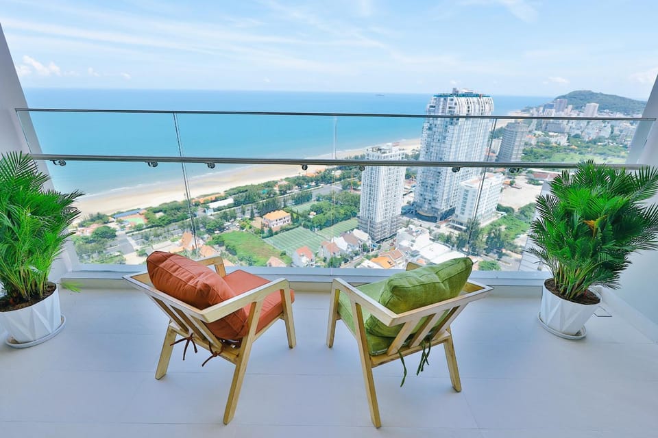 Nearby landmark, Natural landscape, Balcony/Terrace, Seating area, City view