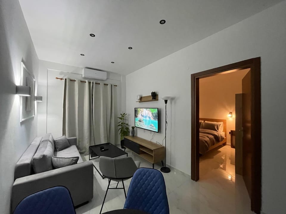 TV and multimedia, Living room, Photo of the whole room, Seating area, Evening entertainment