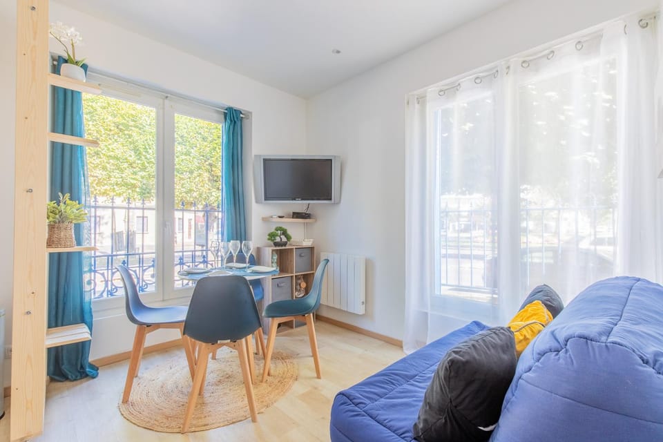 Appartement Cosy ,WIFI ,Gare "Le Refuge du Lac" Apartment in Île-de-France