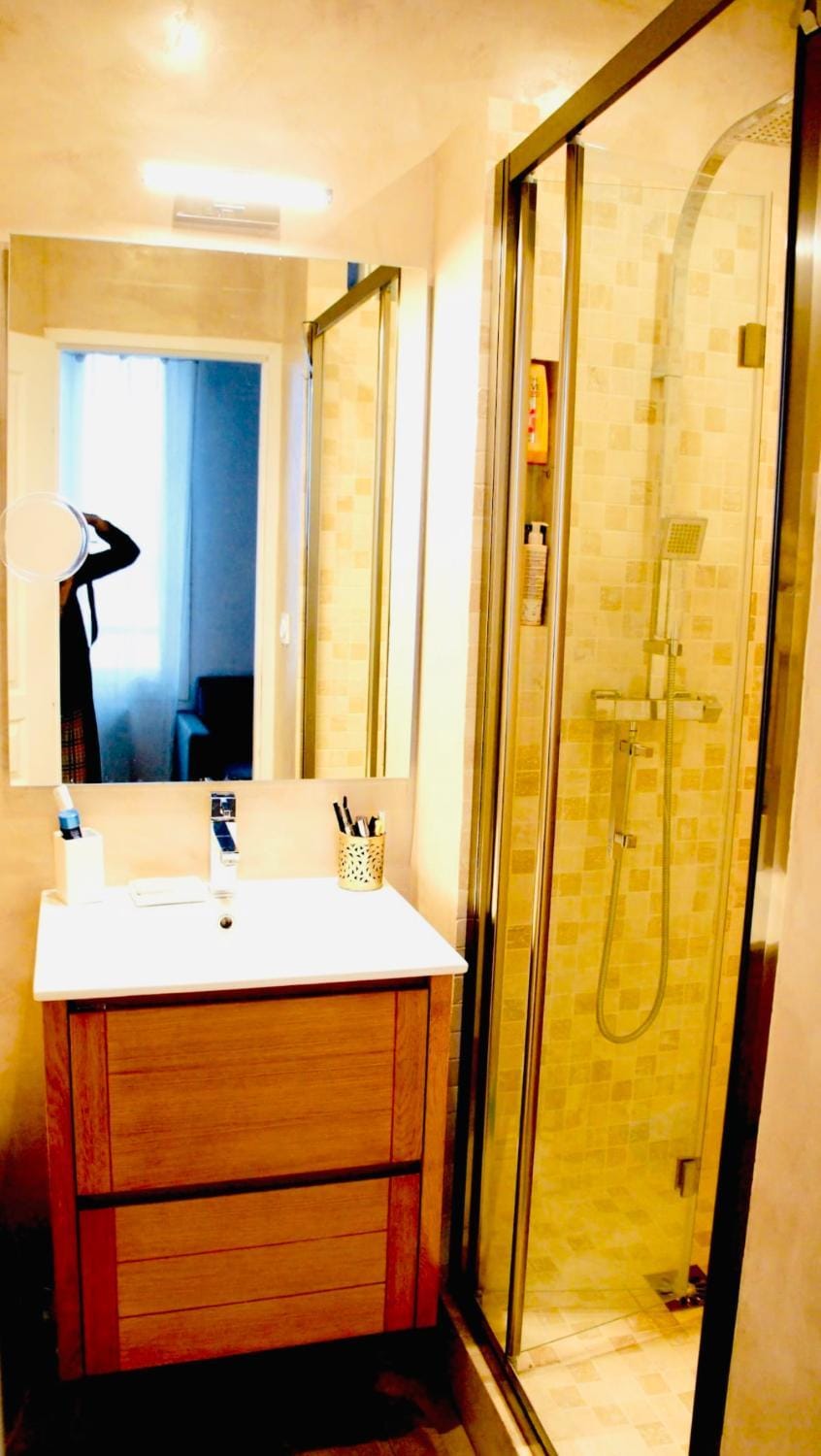 Shower, Bathroom