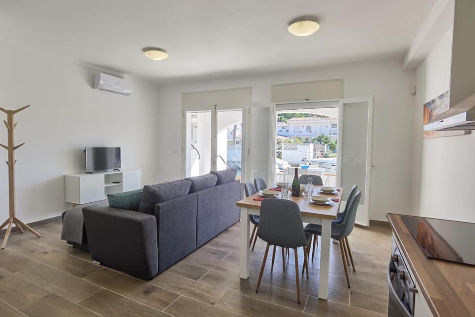 LEON INMO Apartment Aroa - 15769 Apartment in Alt Empordà