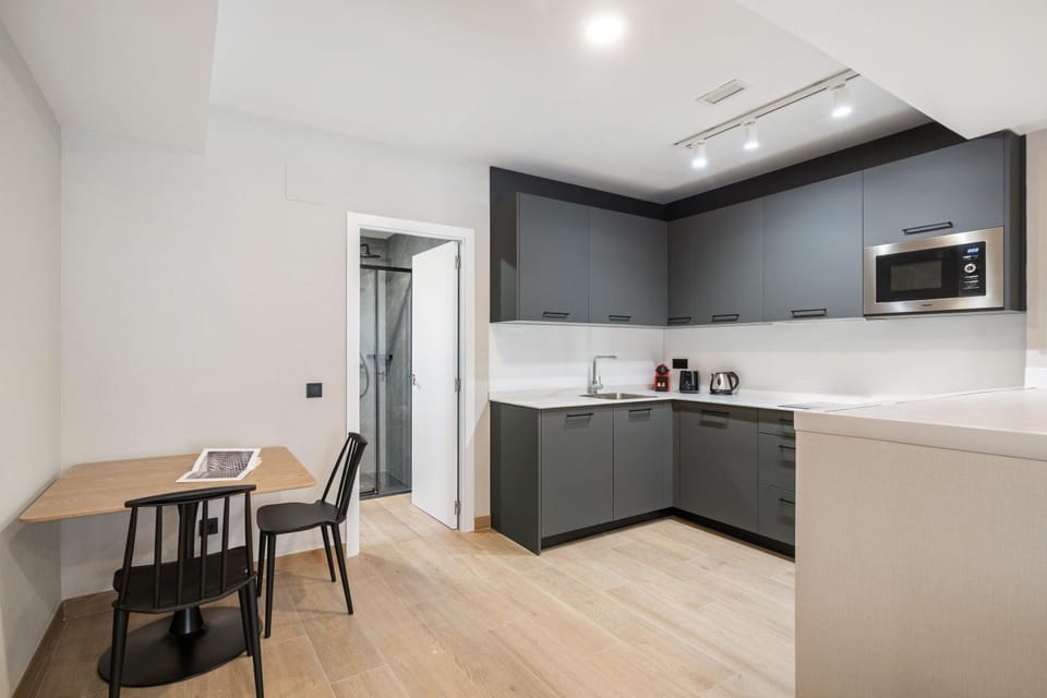 Kitchen or kitchenette