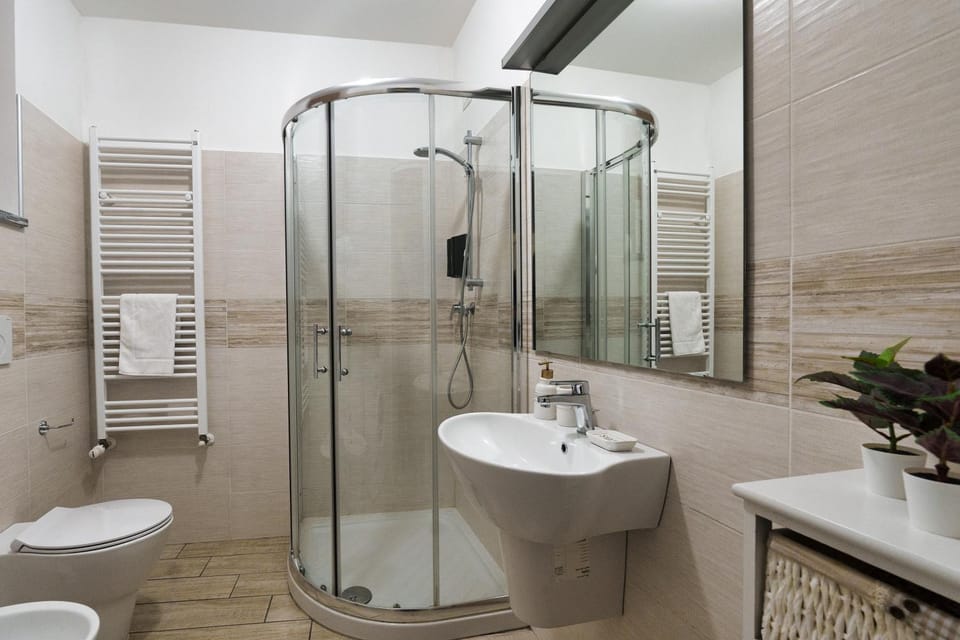 Ambrogio's Nest - Modern close to Cadorna Station Apartment in Milan