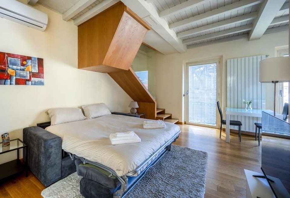 Napoleone's Nest - Elegant and Central Apartment in Milan