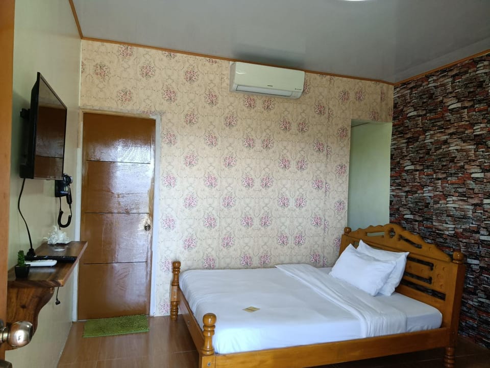 Bed, TV and multimedia, Photo of the whole room, Bedroom, air conditioner