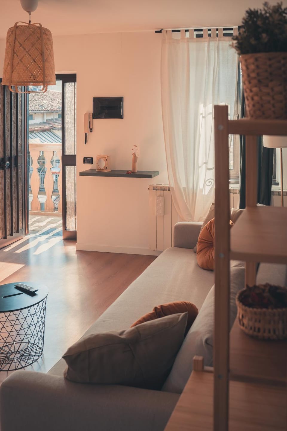 Living room, Photo of the whole room