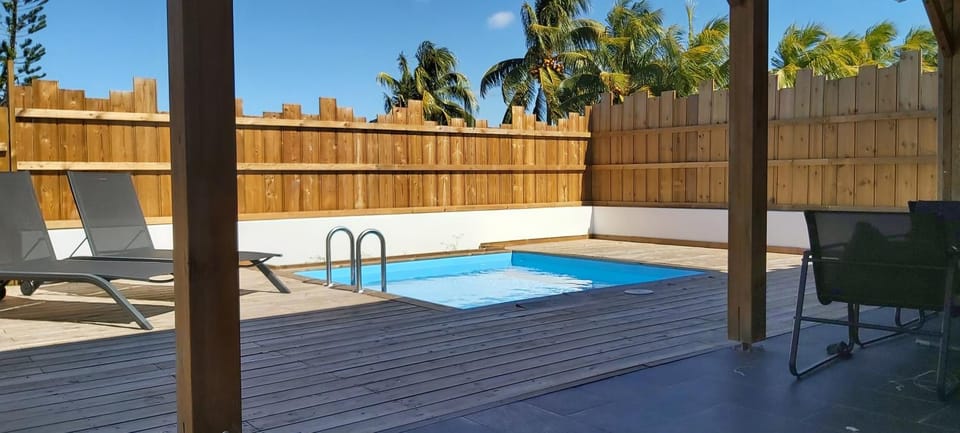 Patio, Pool view, Swimming pool, sunbed