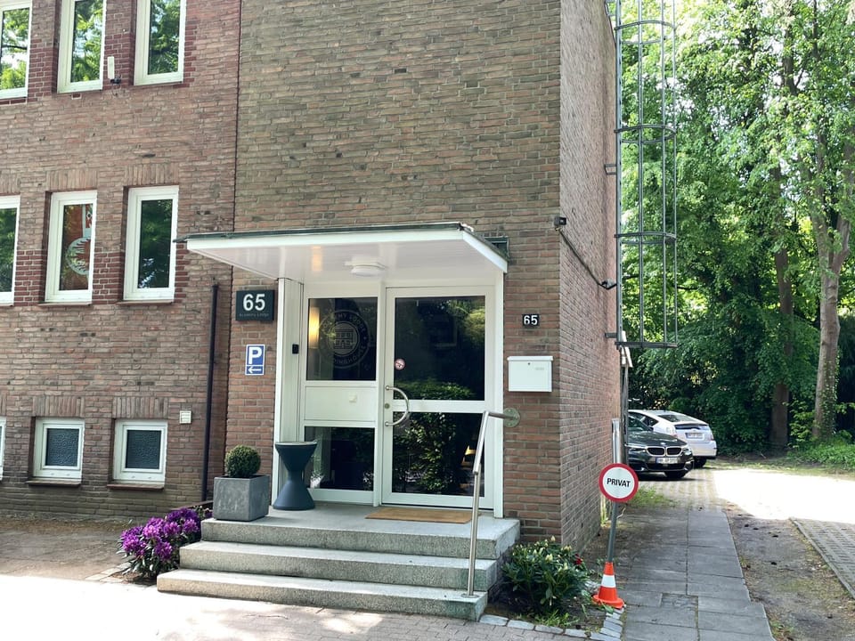 Property building, Facade/entrance