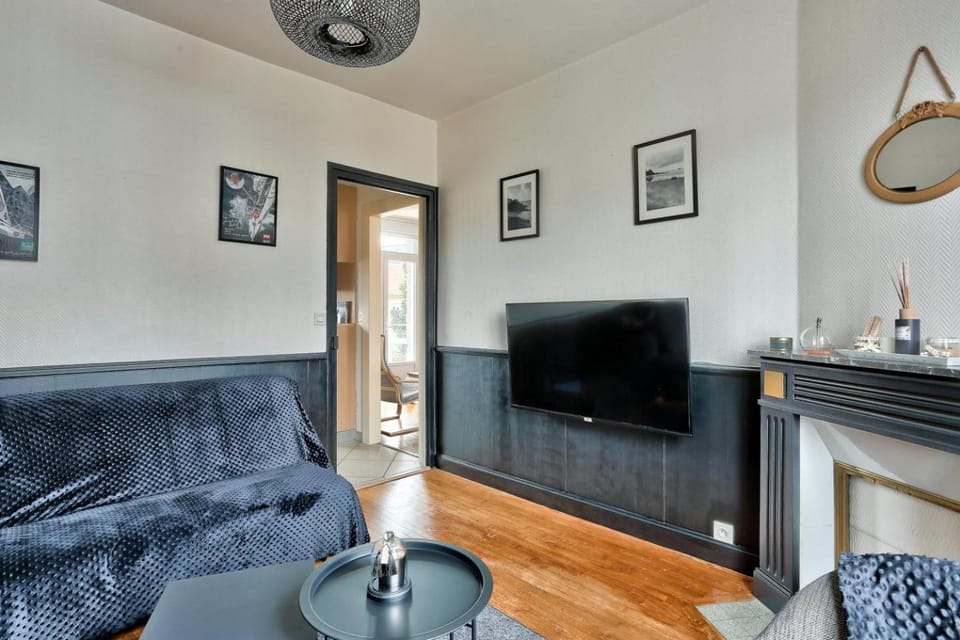 Communal lounge/ TV room, Living room