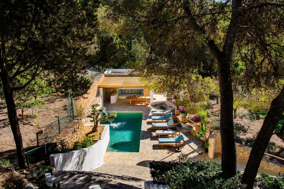 Swimming pool, Breakfast