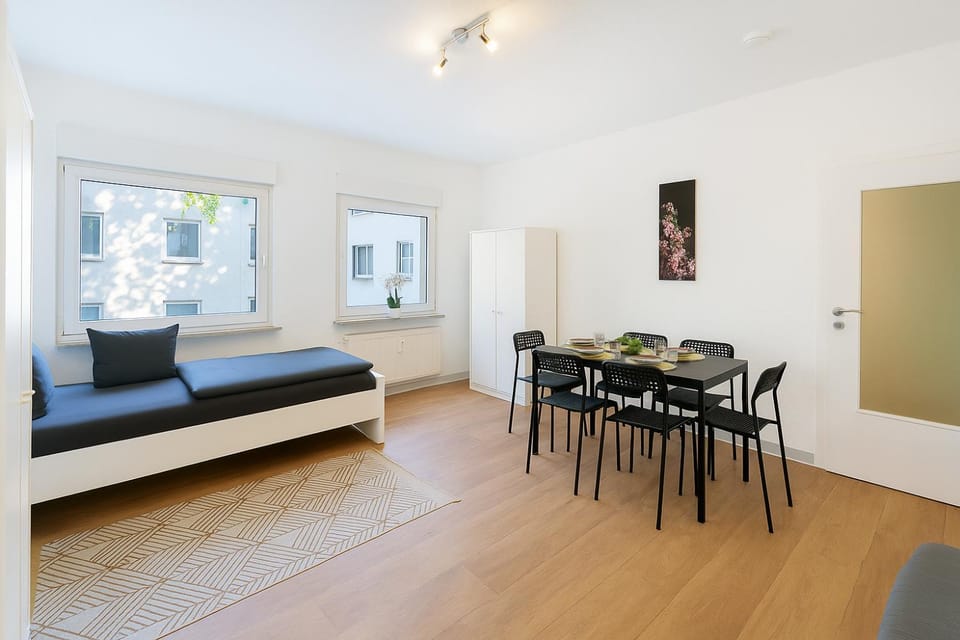 Bed, Dining area, wardrobe