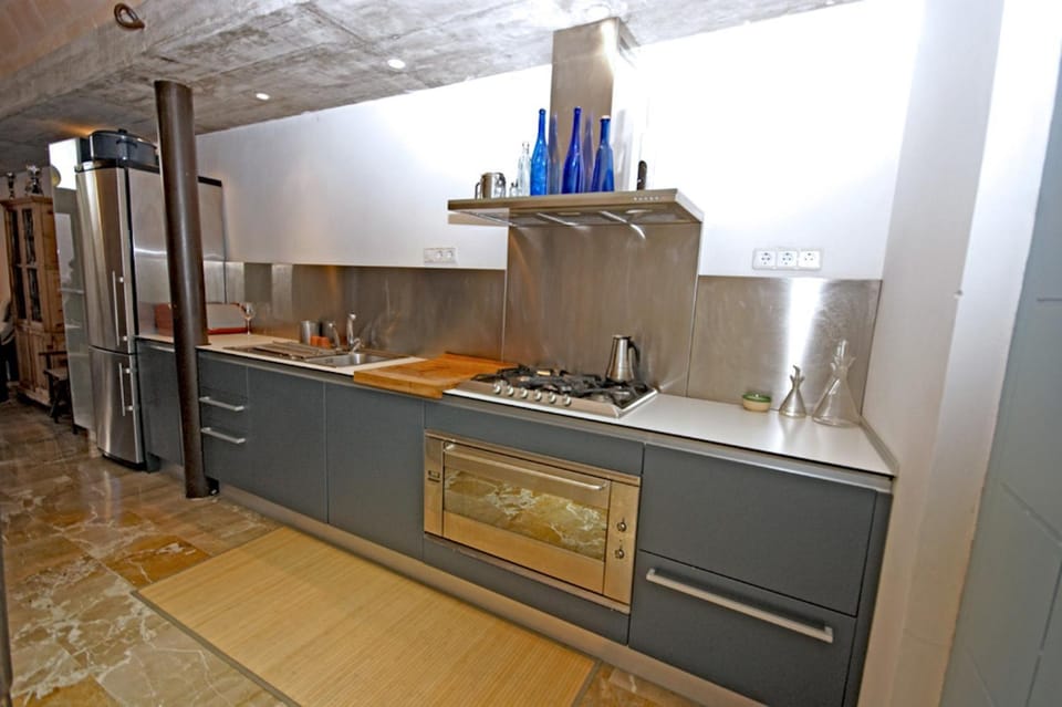 Property building, Kitchen or kitchenette, Living room